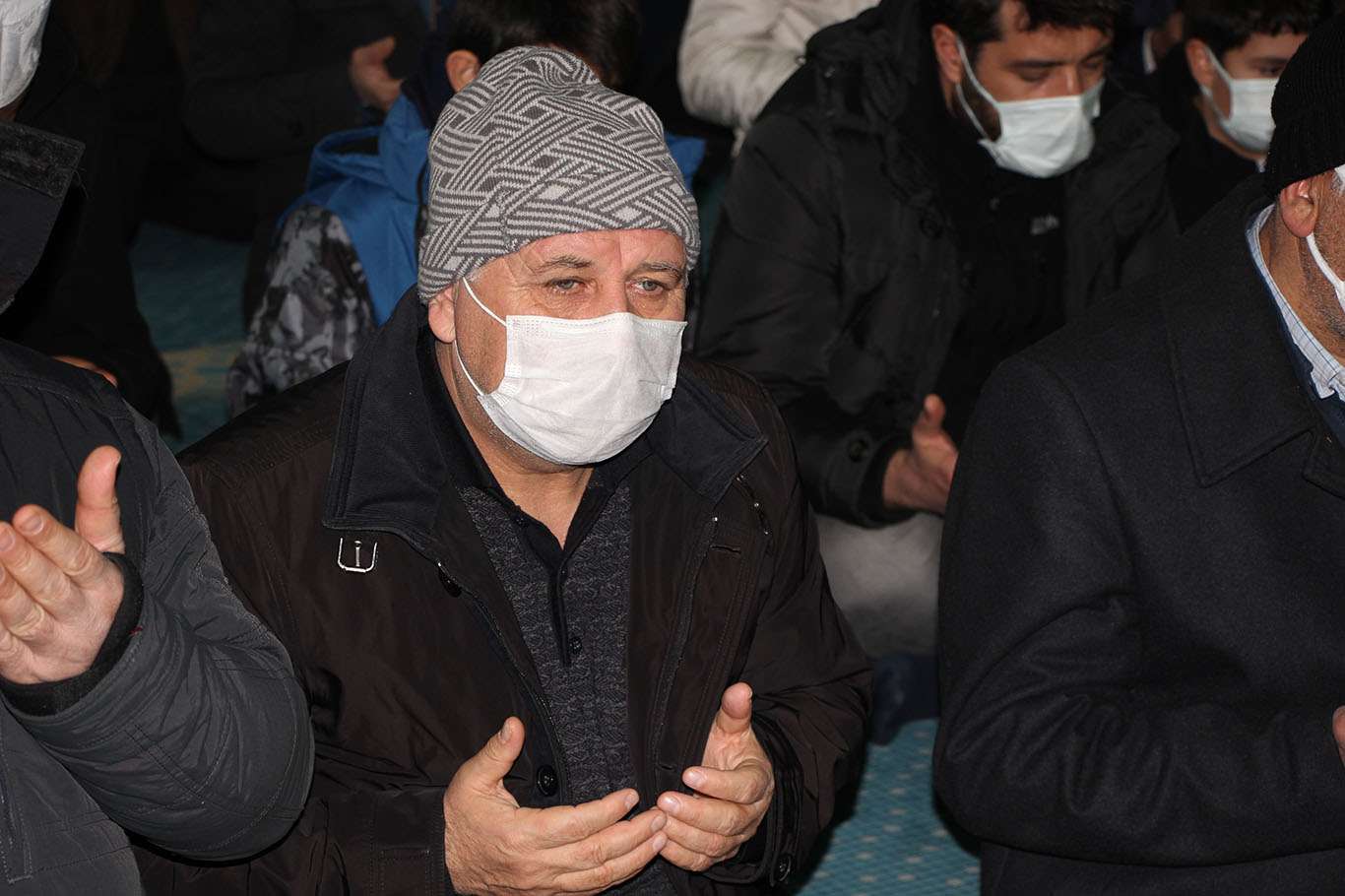 ​Adıyaman’da Regaib Gecesi dualarla ihya edildi